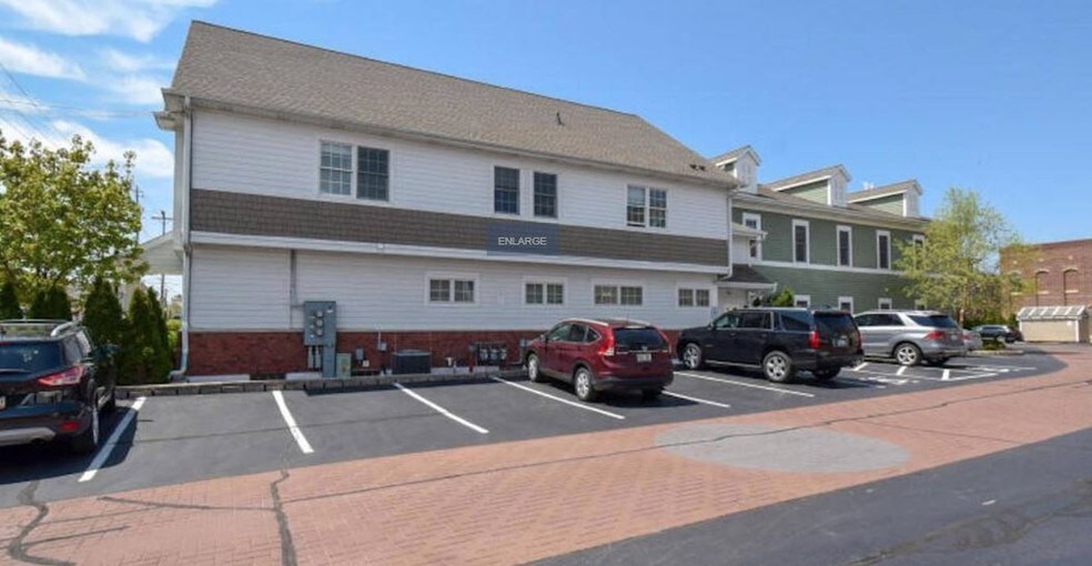 More Photos Of 1240 13th Ave, Grafton Office For Sale