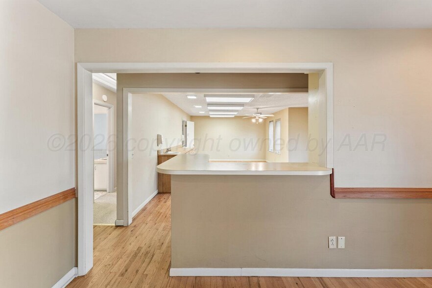 More Photos Of 206 S Bliss Ave, Dumas Office For Sale