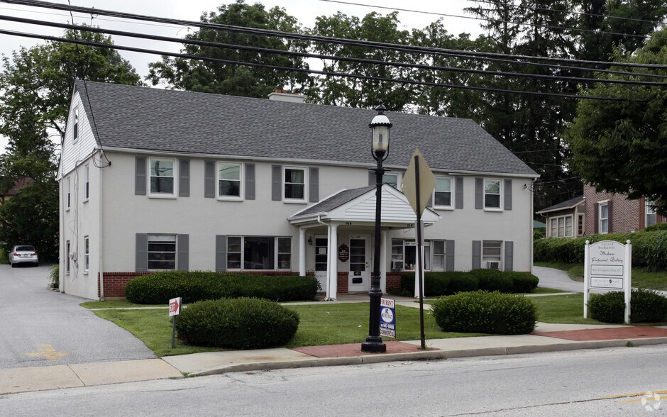More Photos Of 114-116 W King St, Malvern Medical For Lease