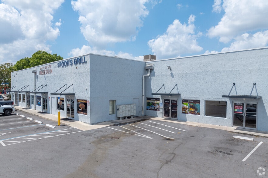 More Photos Of 3927-3999 NW 19th St, Lauderdale Lakes Unknown For Lease