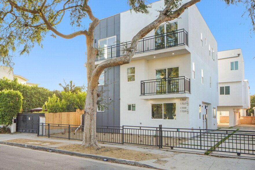 Primary Photo Of 1707 S Burnside Ave, Los Angeles Apartments For Sale