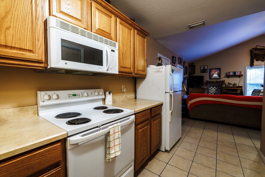 More Photos Of 215 E French Ave, Orange City Hospitality For Sale
