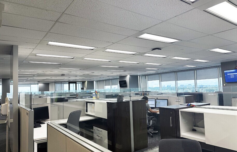 More Photos Of 4 Robert Speck Pky, Mississauga Coworking Space