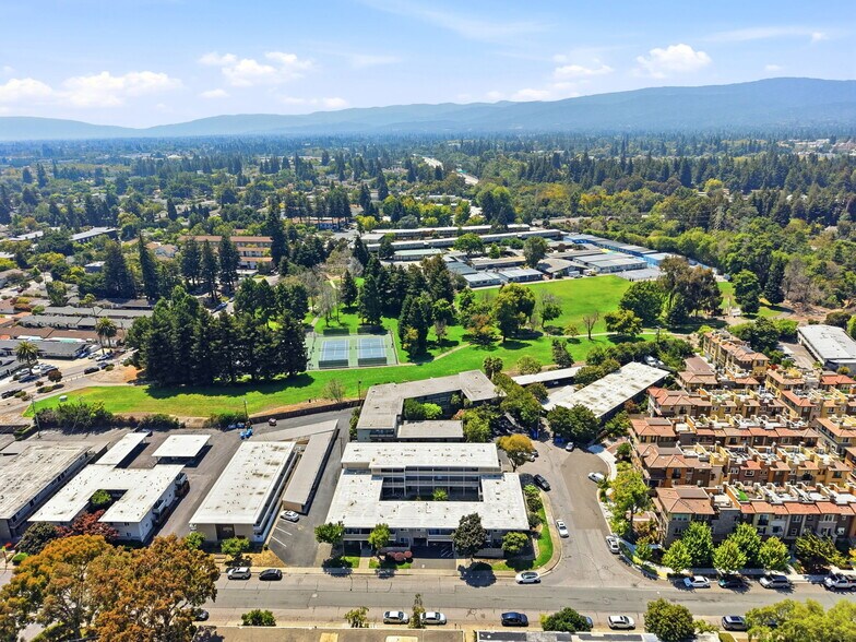 More Photos Of 527 Walker Dr, Mountain View Apartments For Sale