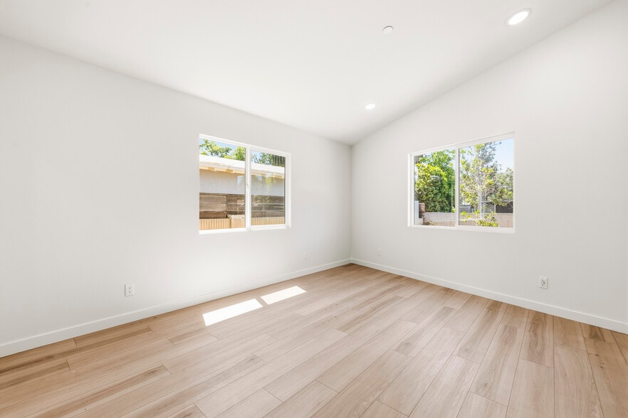 More Photos Of 22320 Itasca St, Chatsworth Apartments For Sale