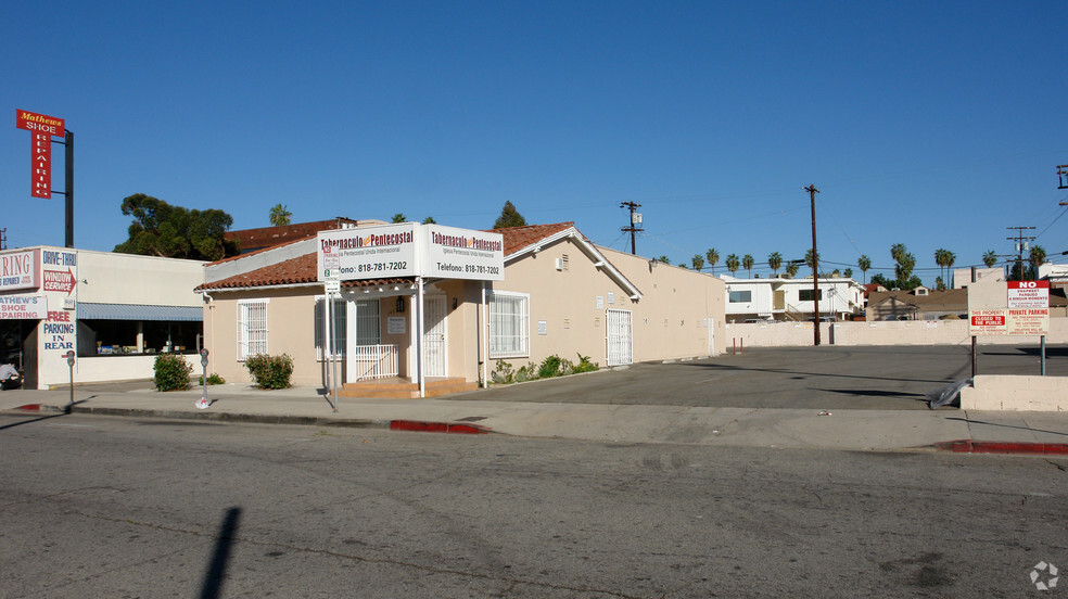 Primary Photo Of 14533 Gilmore St, Van Nuys Religious Facility For Lease