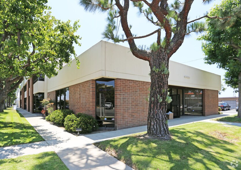 More Photos Of 881-899 Production Pl, Newport Beach Light Manufacturing For Lease