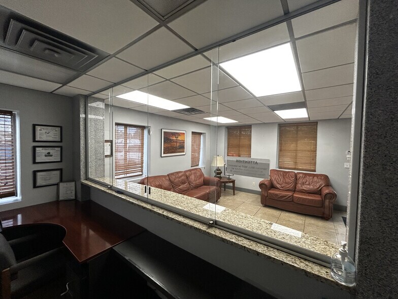 More Photos Of 4070 Nine McFarland Dr, Alpharetta Flex For Lease