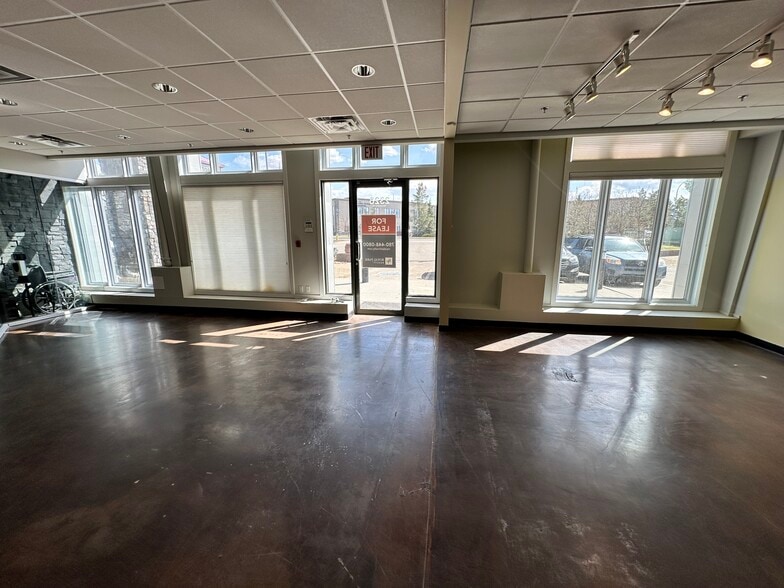 More Photos Of 2328 Ellwood Dr SW, Edmonton Specialty For Lease