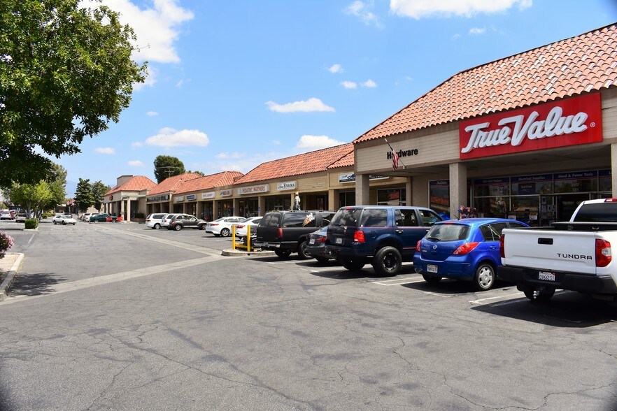 More Photos Of 1995-2095 E Florida Ave, Hemet Storefront For Sale