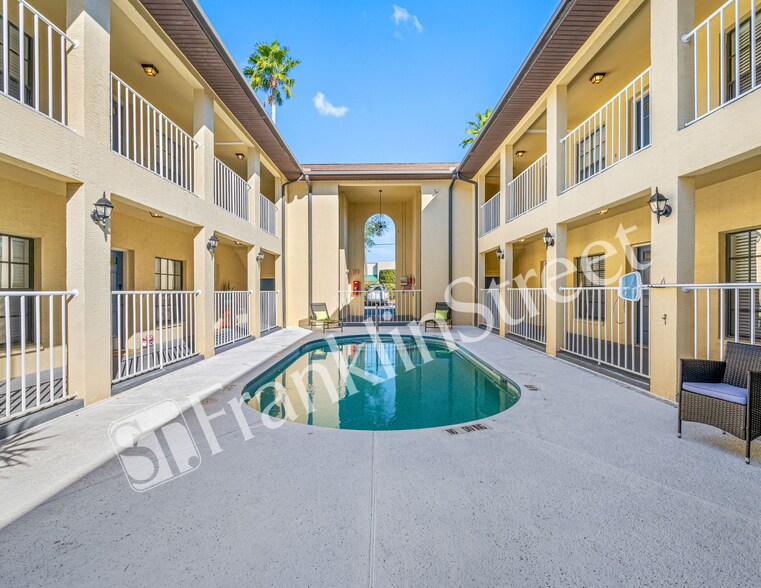 More Photos Of 10490 Chalmer St, Spring Hill Apartments For Sale
