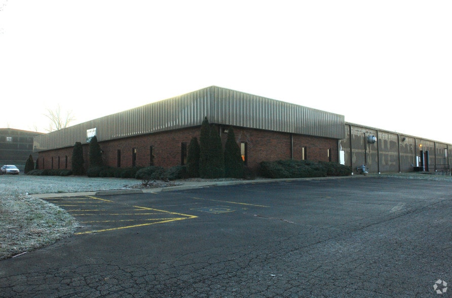 More Photos Of 1638 Production Rd, Jeffersonville Light Distribution For Sale