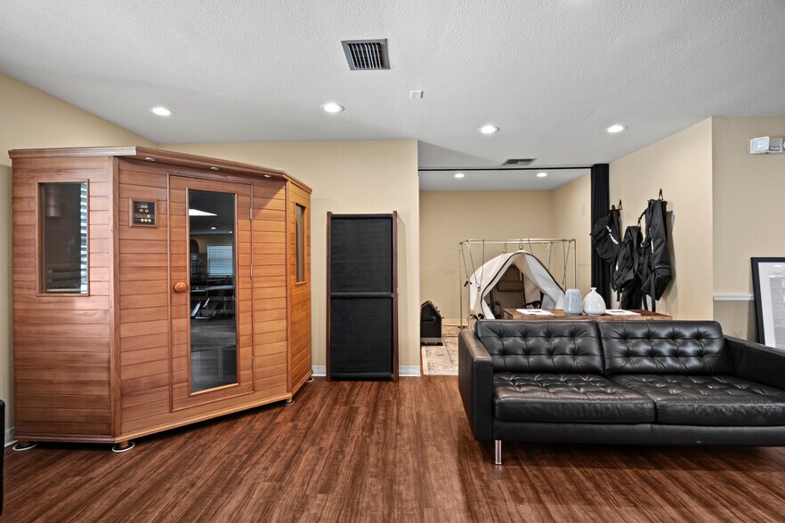 More Photos Of 1700 Dr. Martin Luther King, Jr. St N, Saint Petersburg Medical For Sale