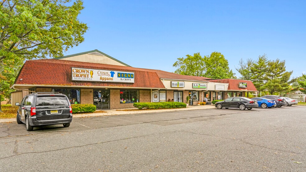Primary Photo Of 3257 Quakerbridge Rd, Hamilton Freestanding For Lease