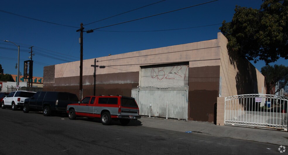 More Photos Of 2636 S Main St, Los Angeles Warehouse For Lease