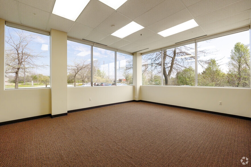 More Photos Of 3450 Harvester Rd, Burlington Light Manufacturing For Lease