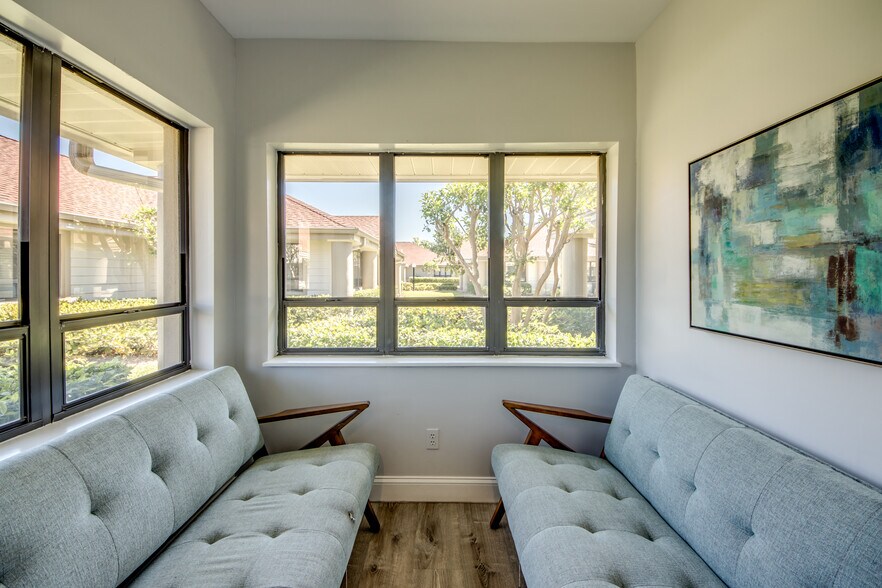 More Photos Of 12771 World Plaza Ln, Fort Myers Medical For Sale