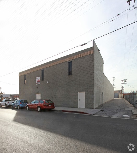 More Photos Of 13152 Raymer St, North Hollywood Warehouse For Lease