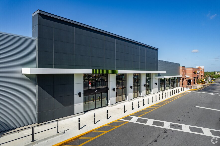 More Photos Of 3030 E Semoran Blvd, Apopka Supermarket For Lease