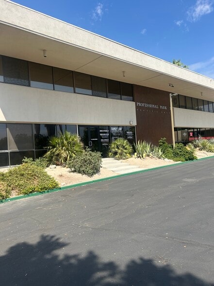 Primary Photo Of 225 S Civic Dr, Palm Springs Medical For Lease