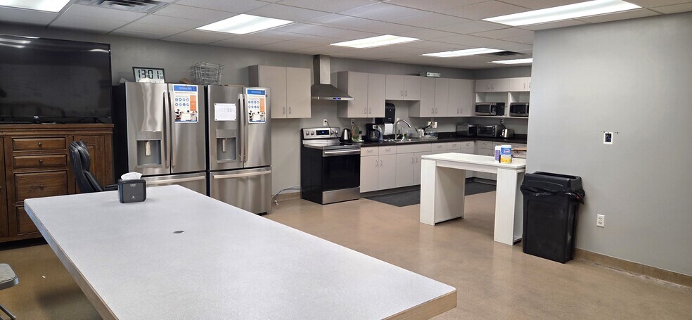 More Photos Of 2261 S 1560 W, Woods Cross Manufacturing For Sale