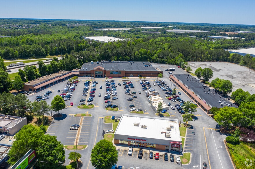 More Photos Of 4550 Jonesboro Rd, Union City Freestanding For Lease