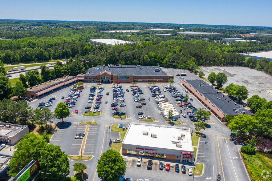 More Photos Of 4550 Jonesboro Rd, Union City Freestanding For Lease