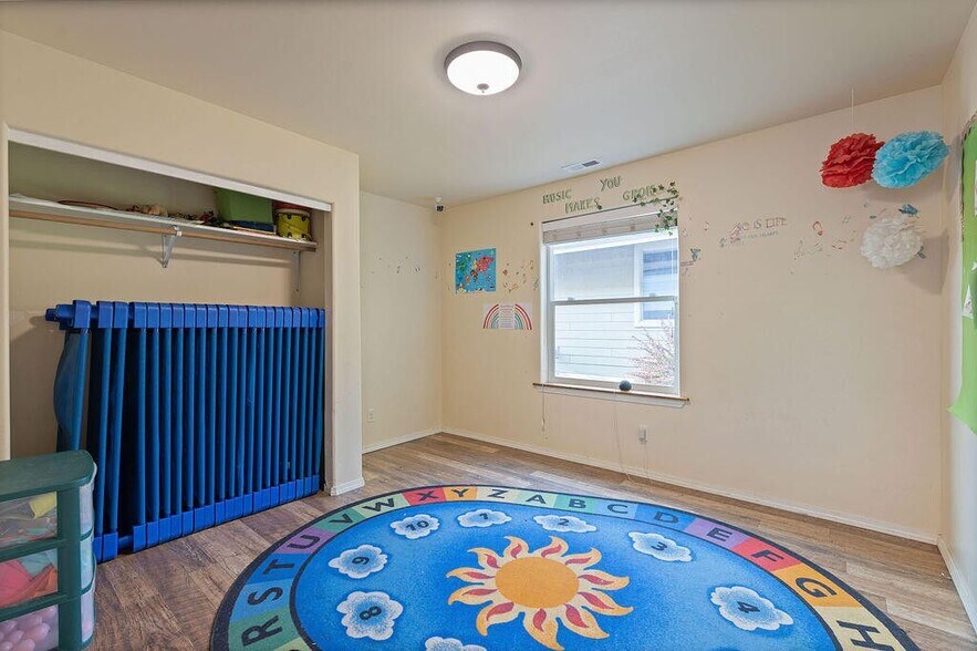 More Photos Of 119 SW 7th St, Redmond Daycare Center For Sale