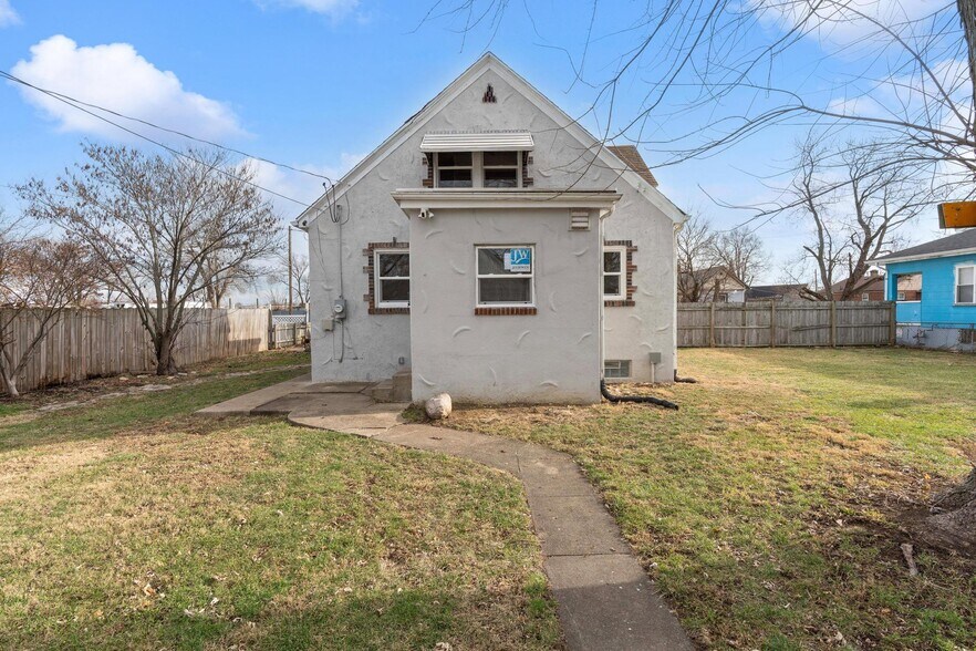 More Photos Of 1271 Harker St, Dayton Auto Repair For Sale