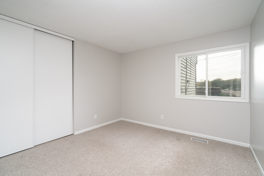 More Photos Of 12751-12771 Greenwood Dr, Burnsville Apartments For Sale