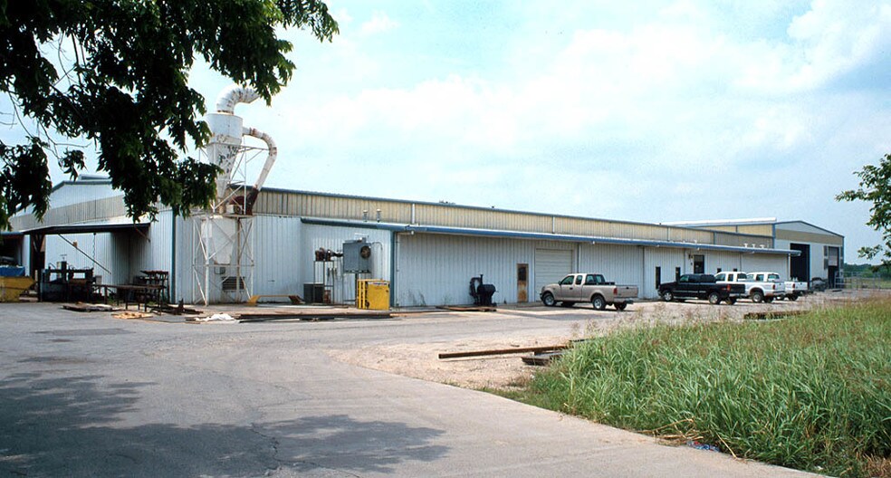 Primary Photo Of 4023 Singleton Blvd, Dallas Distribution For Sale