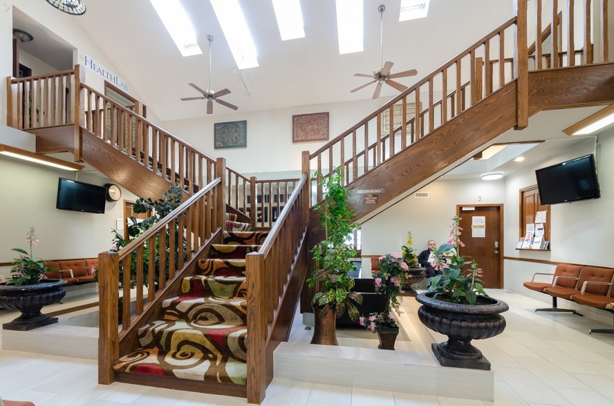 More Photos Of 3100 45th St, Highland Medical For Sale