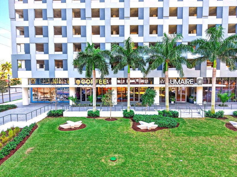 More Photos Of 201 Clearwater Dr, West Palm Beach Apartments For Lease