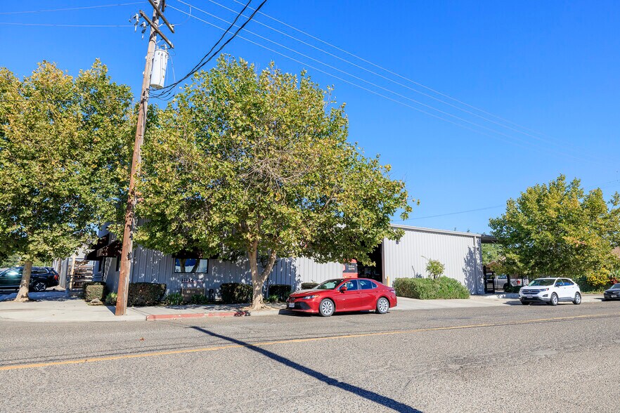 More Photos Of 213 C St, Turlock Industrial For Sale