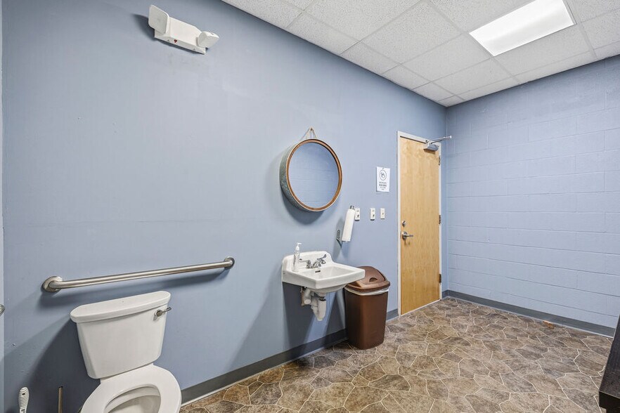 More Photos Of 4519 Military Rd, Niagara Falls Medical For Lease