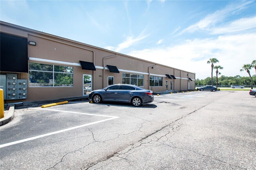 More Photos Of 5404 Hoover Blvd, Tampa Medical For Sale