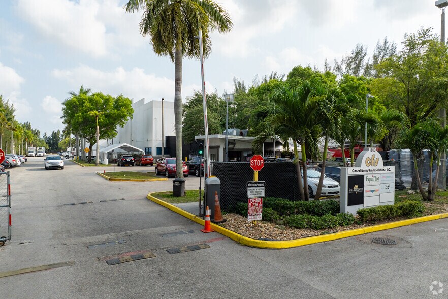 More Photos Of 1500 NW 95th Ave, Miami Warehouse For Lease
