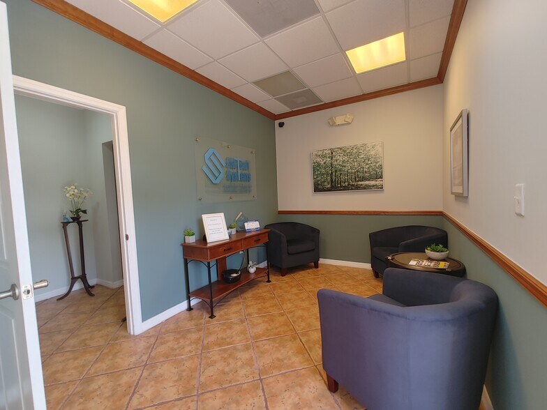 More Photos Of 5491 N University Dr, Coral Springs Office For Lease