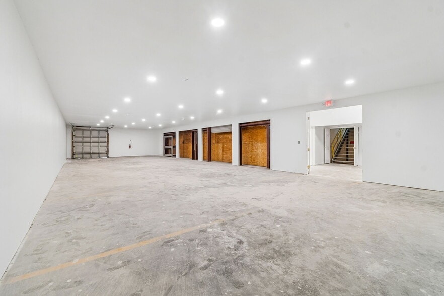 More Photos Of 1956 Kingsley Ave, Orange Park General Retail For Sale