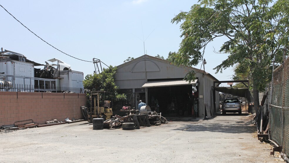 Primary Photo Of 15132 Arrow Hwy, Baldwin Park Service For Lease