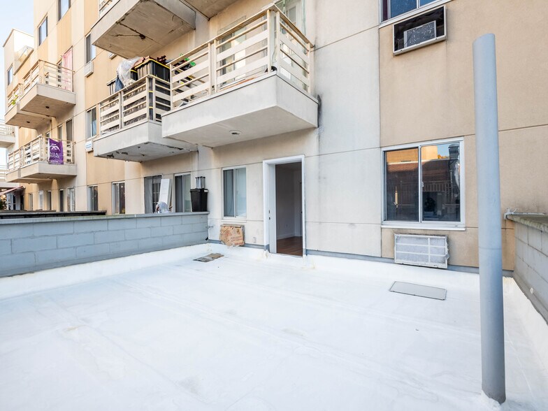 More Photos Of 15011 Northern Blvd, Flushing Apartments For Sale