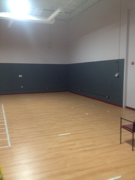 More Photos Of 1235 Wampanoag Trl, Riverside General Retail For Lease