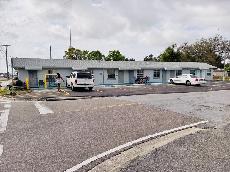 More Photos Of 9718 N Nebraska Ave, Tampa Apartments For Sale