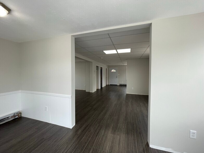 More Photos Of 744-748 Montauk Hwy, Bayport Storefront Retail Residential For Lease