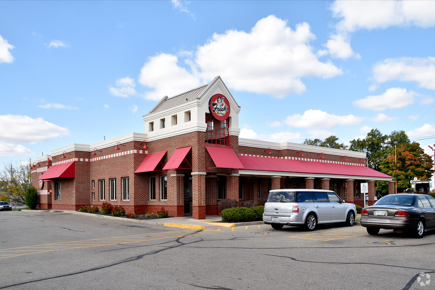 Primary Photo Of 2949 Dixie Hwy, Hamilton Restaurant For Lease