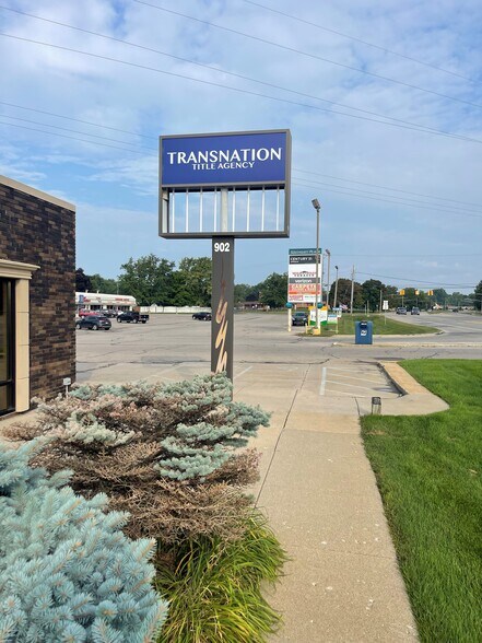 Primary Photo Of 902 S Old Us 27, Saint Johns Freestanding For Sale