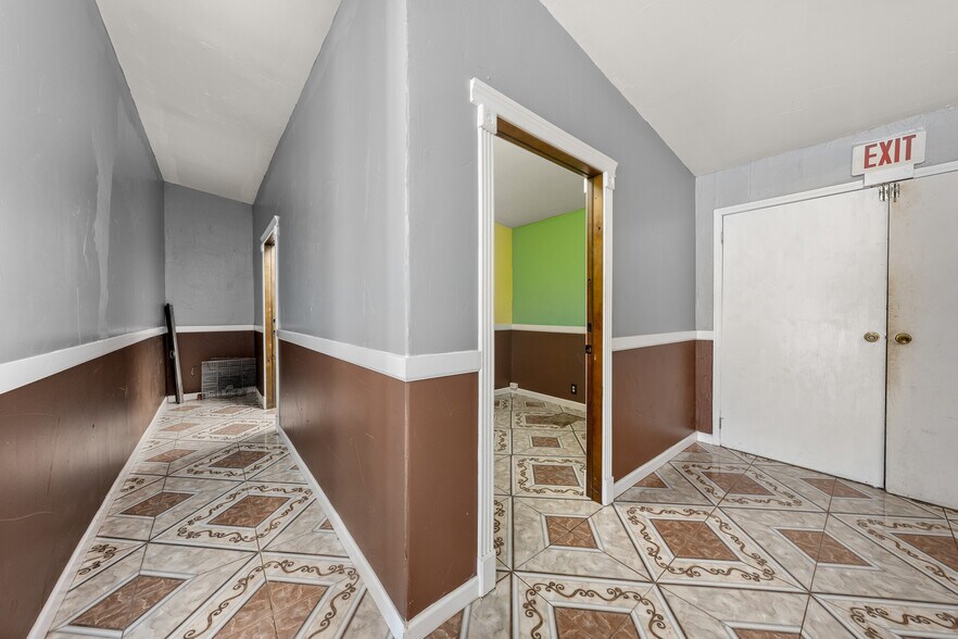 More Photos Of 3715 Bellmead Dr, Bellmead Office For Sale