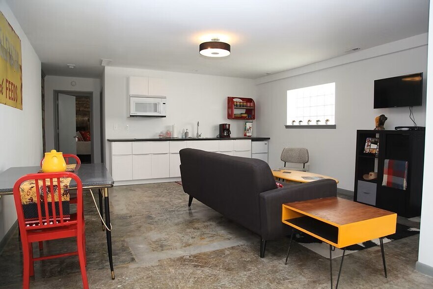 More Photos Of 308 Broadway St, Cottonwood Falls Specialty For Sale
