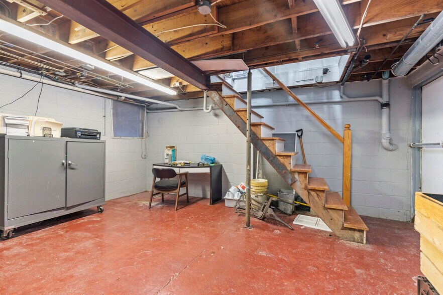 More Photos Of 114 E Lincoln Ave, Mc Donald Storefront For Lease