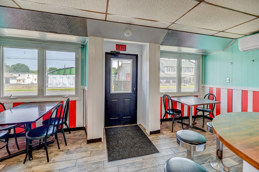 More Photos Of 430 W 3rd St, Nescopeck Restaurant For Sale